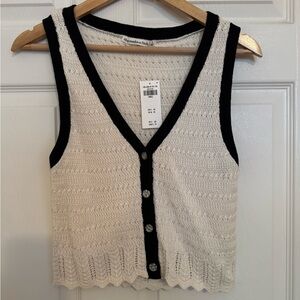 Abercrombie & Fitch Cream and Black Knit Crop Top